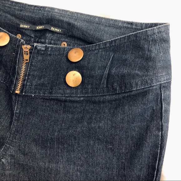 Hip Hugging Low Rise Wide Waist Large Buttons Stretch Skinny Dark Wash Jeans, 7 - Picture 5 of 7